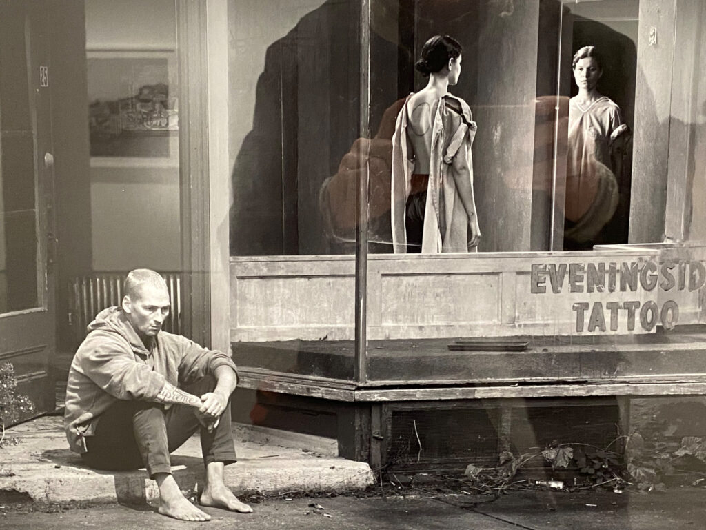 Gregory Crewdson - Eveningside: dettaglio da Eveningside Tattoo