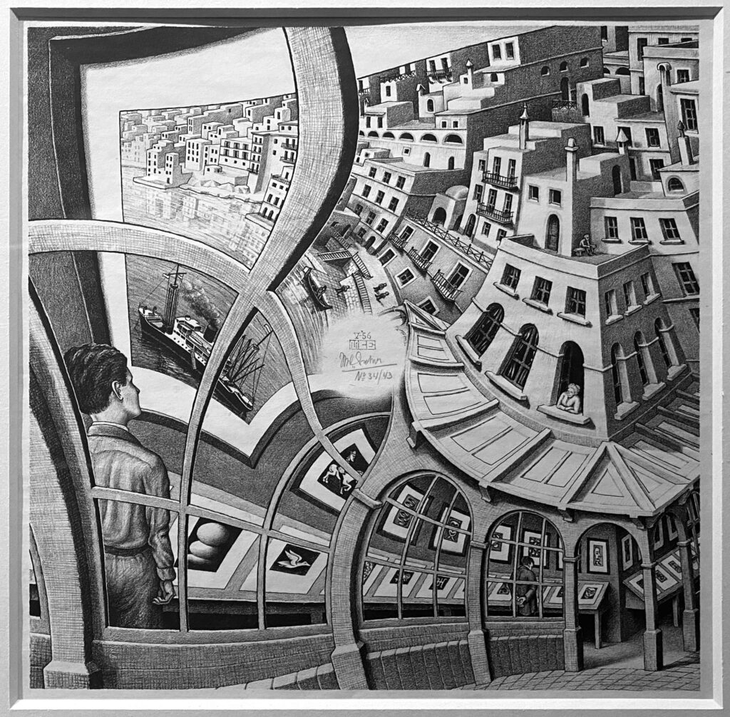 La litografia intitolata "Galleria di stampe" simboleggia l'intersezione tra arte e matematica. Escher terminò questo lavoro nel 1956 e, dopo aver sfidato a lungo le leggi della prospettiva nel tentativo di disegnare un'immagine che si ripetesse in se stessa all'infinito, decise di lasciare vuota la parte centrale del disegno.