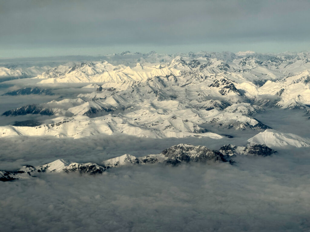 le Alpi innevate (finalmente), dall'aereo